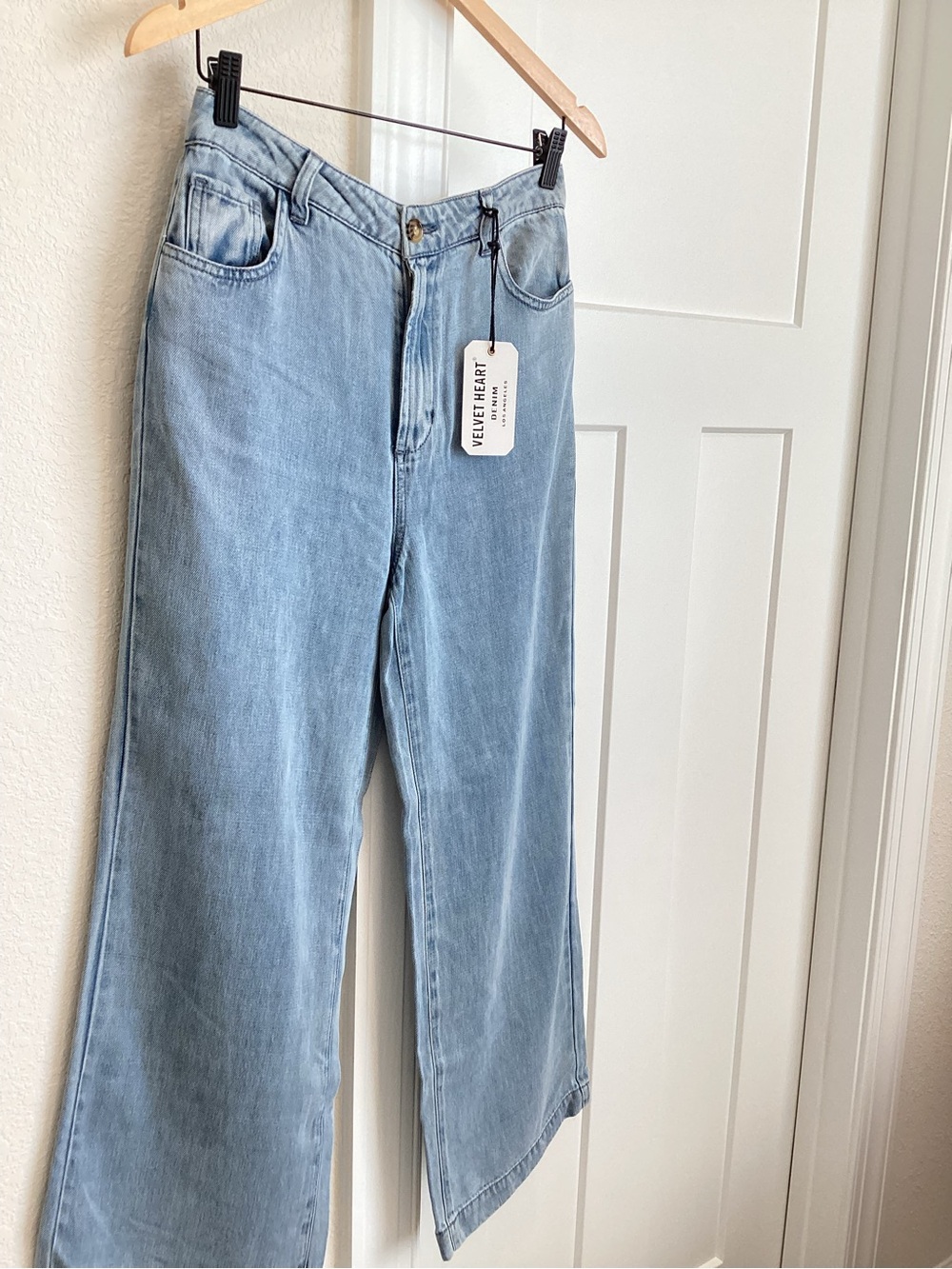 Velvet Heart Wide Leg Tencel Jeans New Size 28 Light Blue Denim - Picture 3 of 10